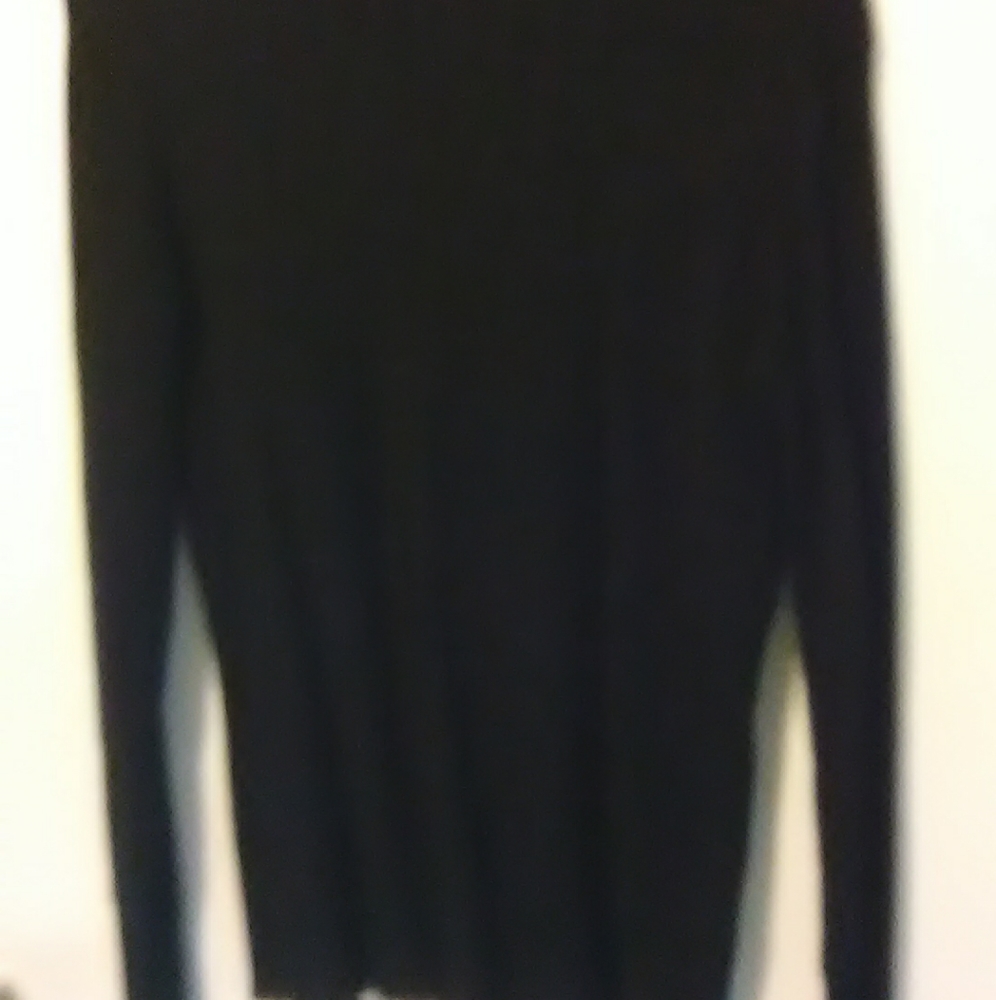 100% cashmere black scoop neck sweater